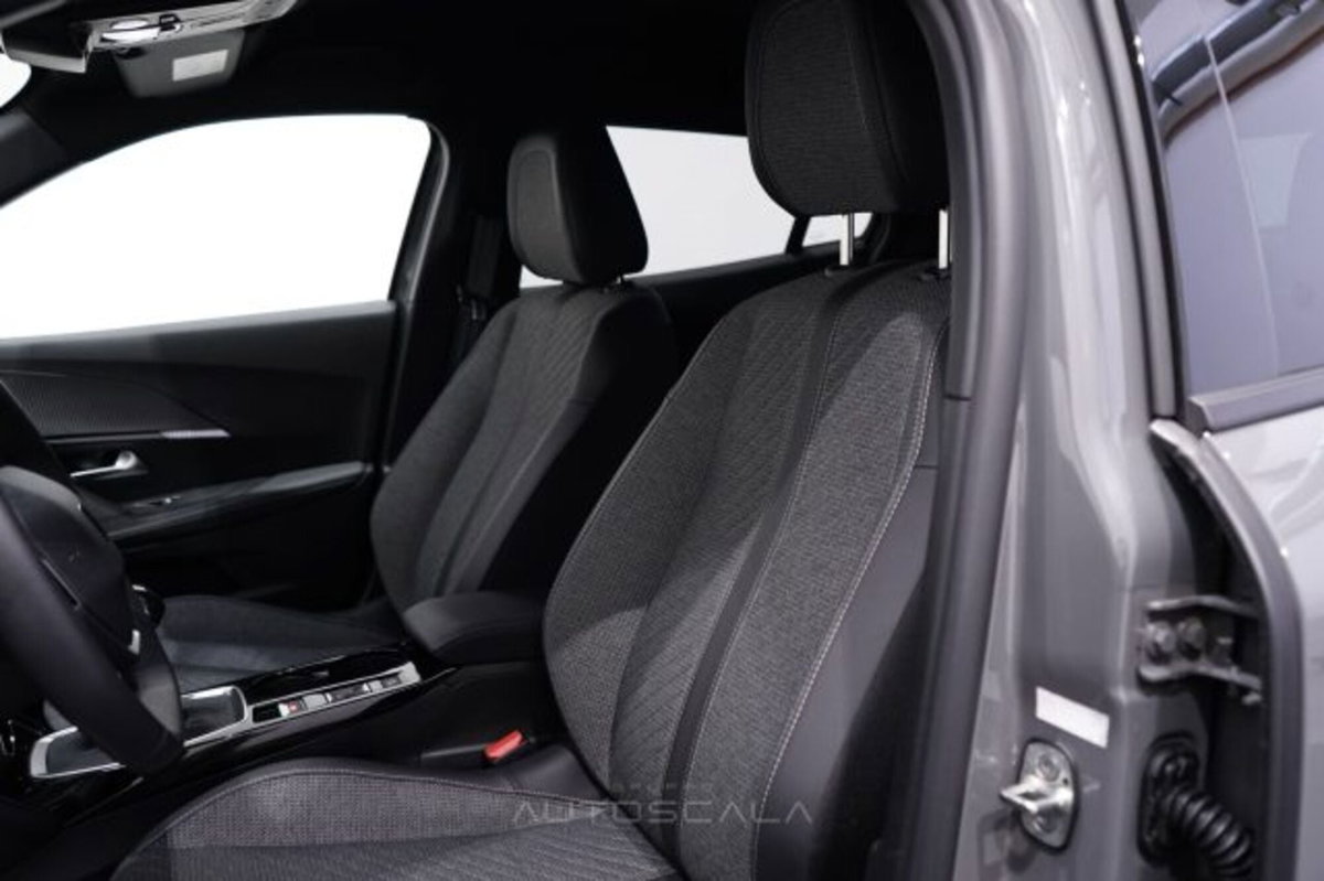 Peugeot 2008 1.2 puretech Allure s&s 100cv (11)