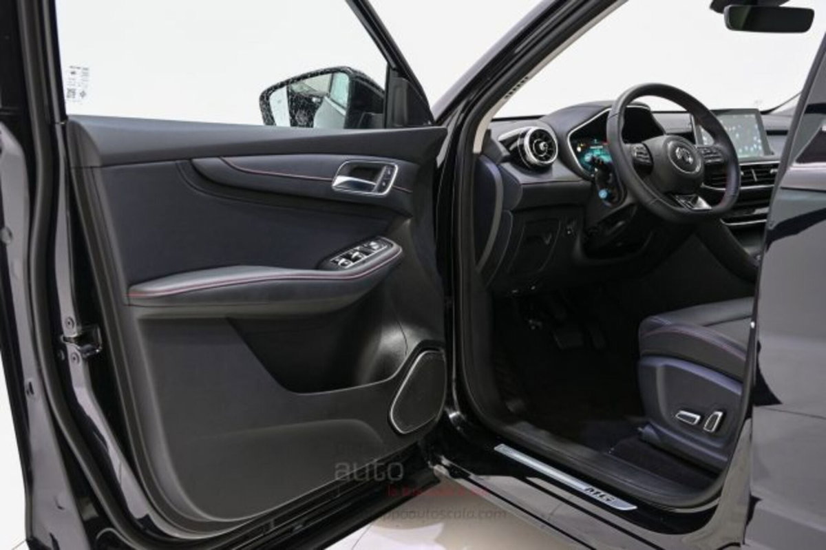 Mg EHS Plug-in Hybrid Excite (11)