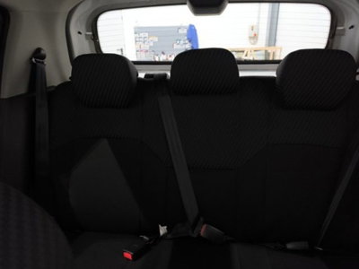 Mahindra KUV100 1.2 K8 m-bifuel (15)