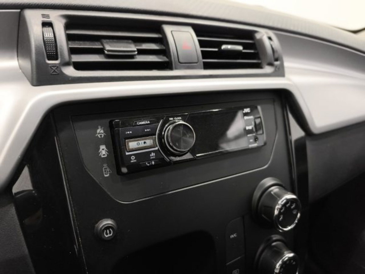 Mahindra KUV100 1.2 K8 m-bifuel (11)
