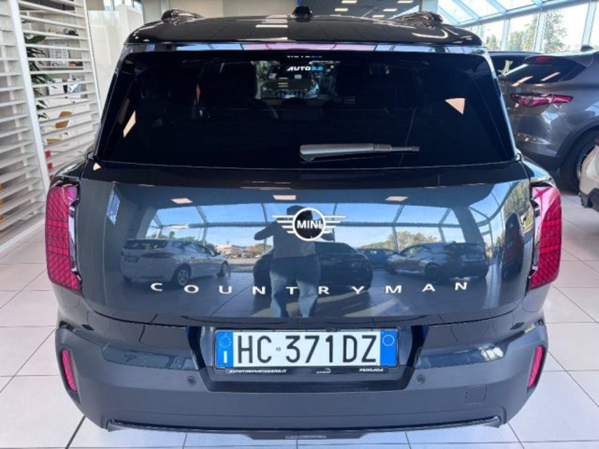 MINI Mini Countryman 1.5 48V C Classic auto (3)