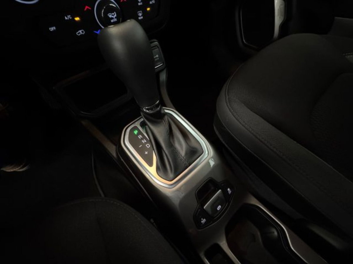 Jeep Renegade 1.5 Turbo T4 MHEV Limited (16)