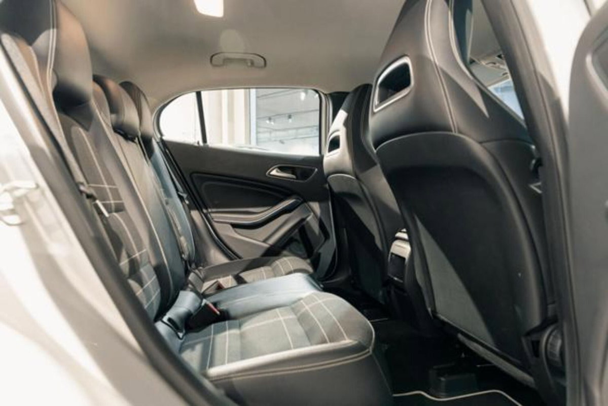 Mercedes-Benz GLA SUV 180 d Automatic Executive (7)