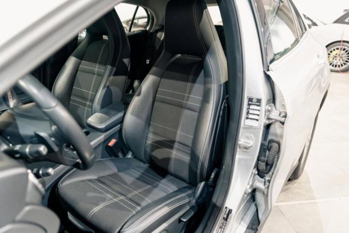 Mercedes-Benz GLA SUV 180 d Automatic Executive (8)