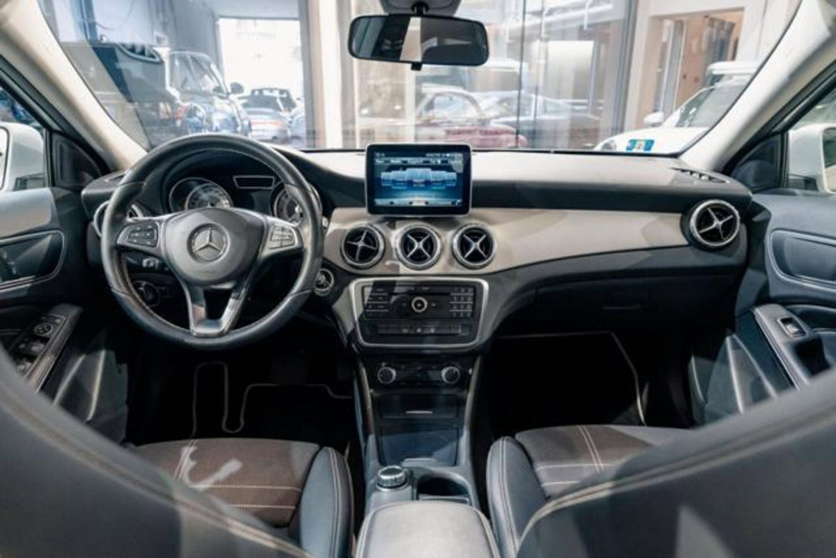 Mercedes-Benz GLA SUV 180 d Automatic Executive (9)