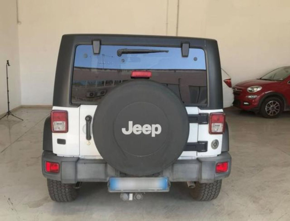 Jeep Wrangler 2.8 CRD DPF Sahara Auto (5)