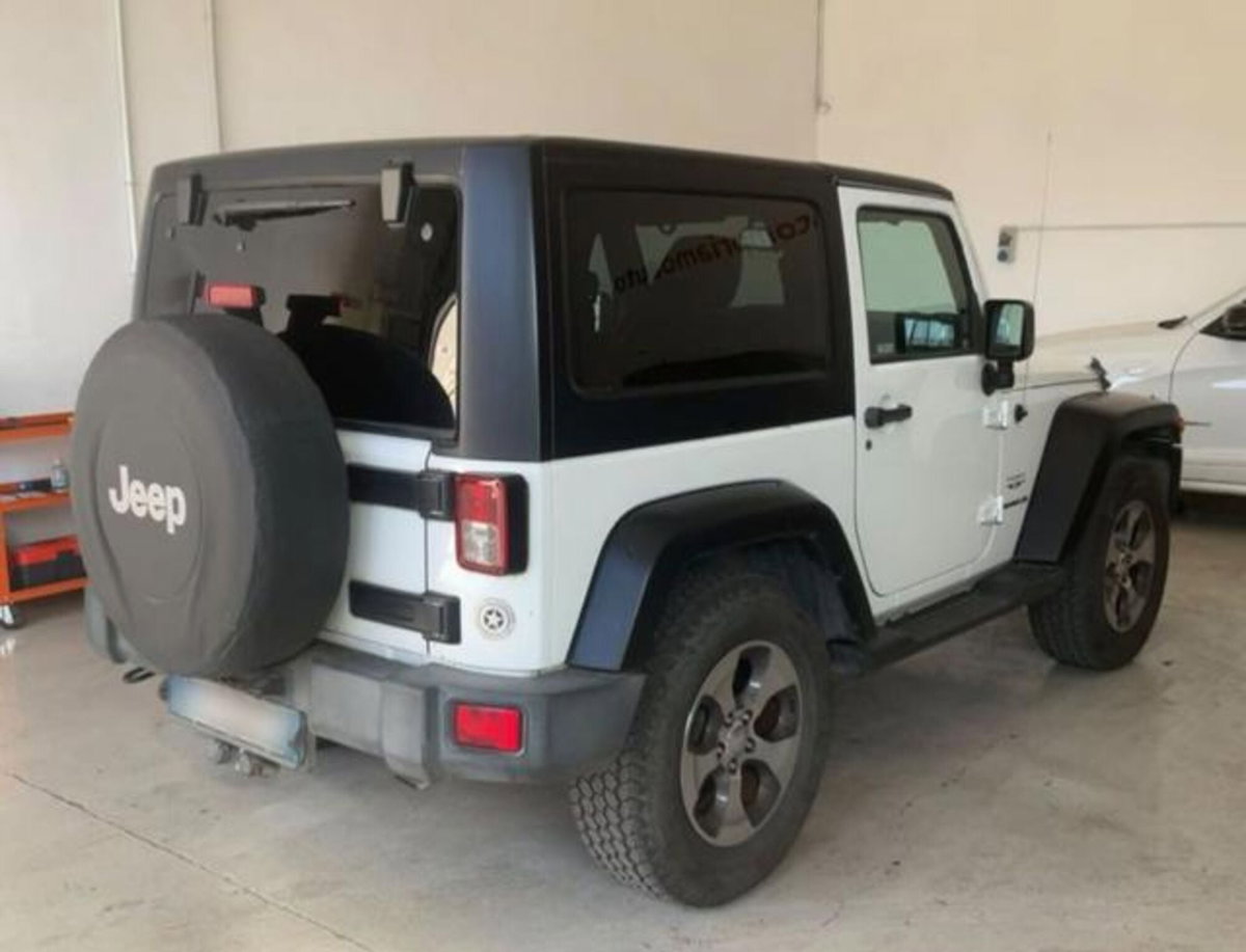 Jeep Wrangler 2.8 CRD DPF Sahara Auto (6)