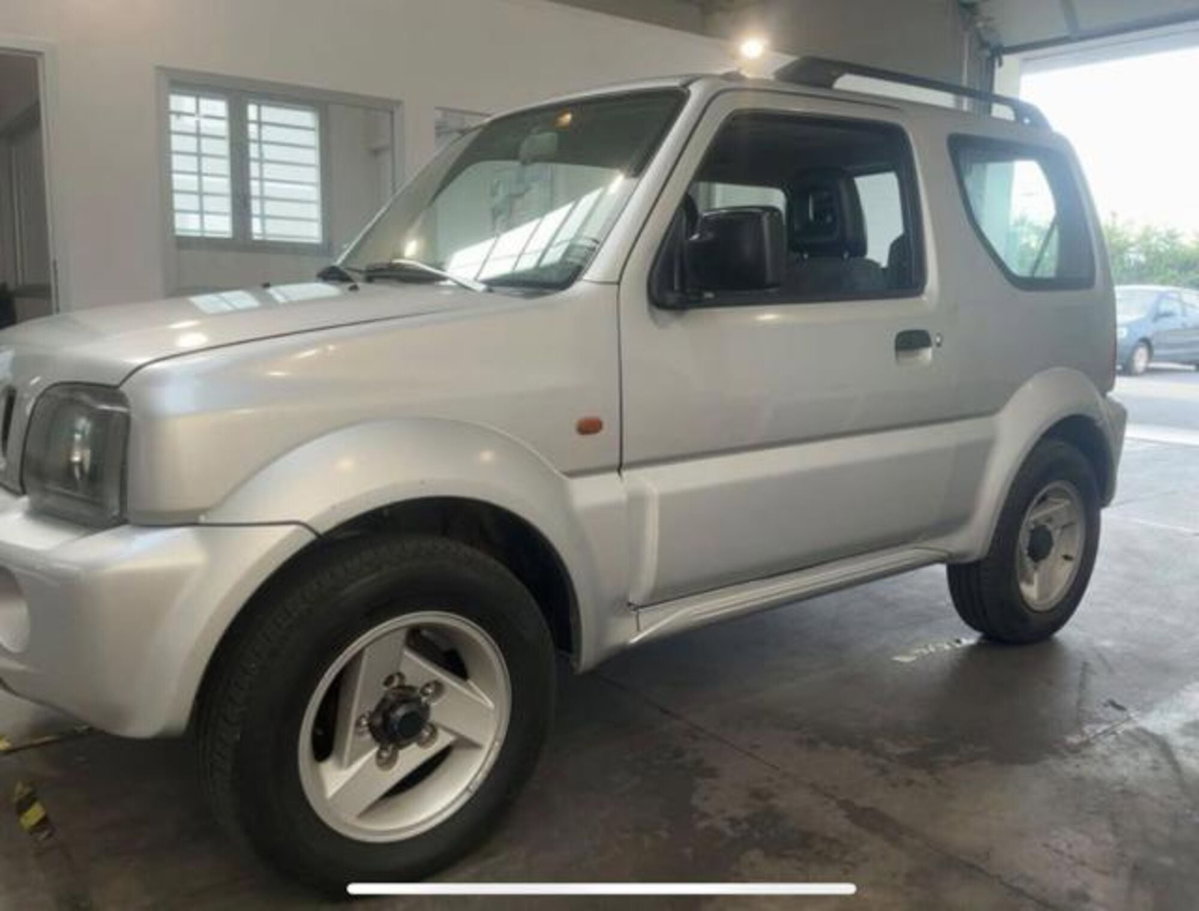 Suzuki Jimny 1.3i 16V cat 4WD JLX (2)