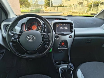 Toyota Aygo 1.0 VVT-i 69 CV 5 porte x-play TSS (11)