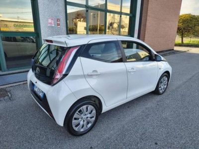 Toyota Aygo 1.0 VVT-i 69 CV 5 porte x-play TSS (3)