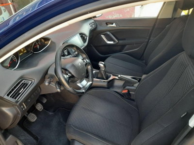 Peugeot 308 1.6 HDi 92 CV Business (8)