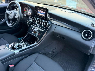 Mercedes-Benz Classe C Station Wagon 200 d Premium (19)