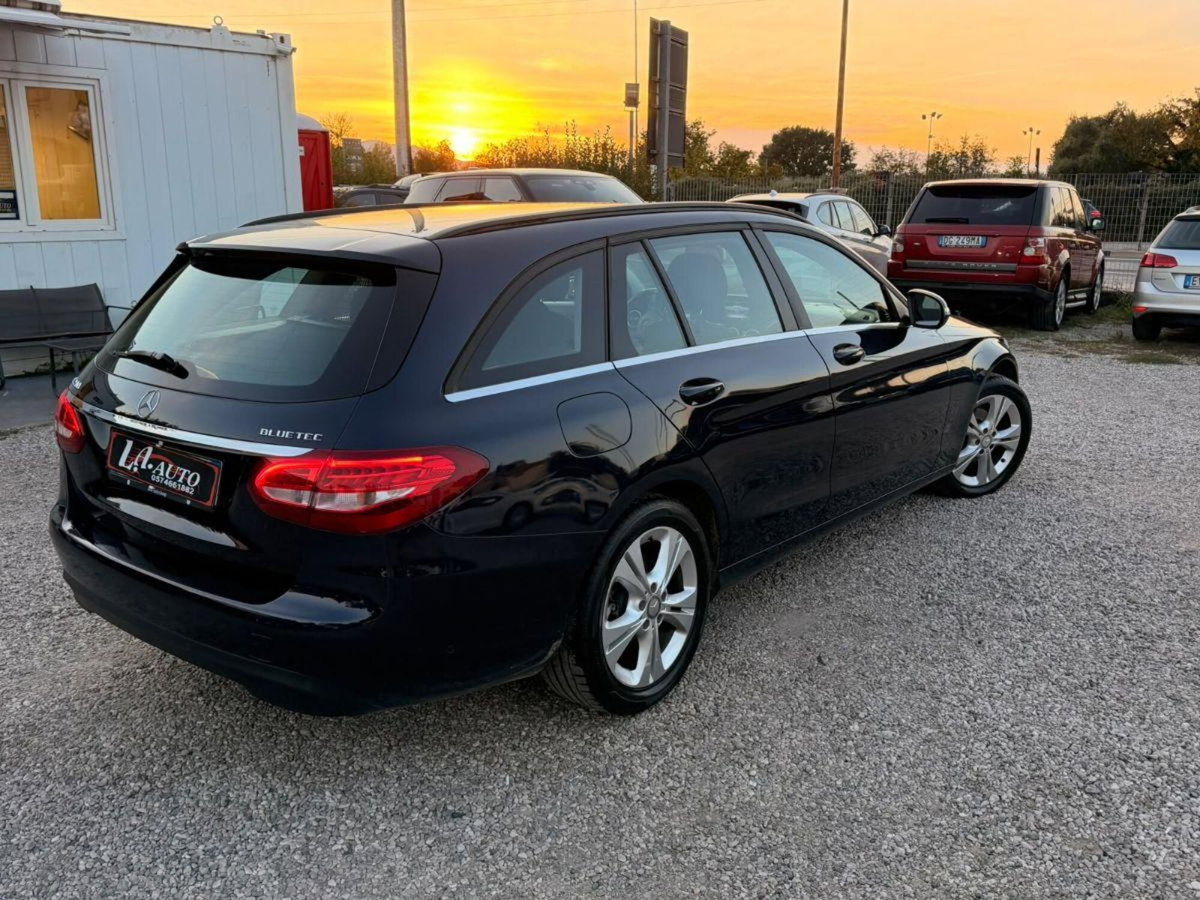 Mercedes-Benz Classe C Station Wagon 200 d Premium (3)
