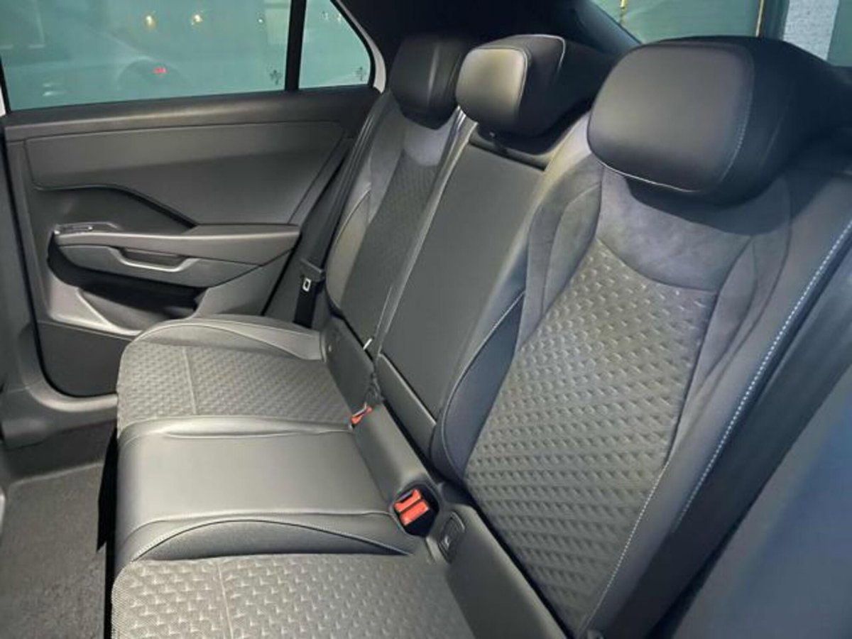 Volkswagen T-Roc 1.5 etsi R-Line 150cv dsg (11)