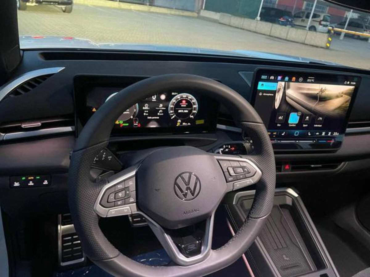 Volkswagen T-Roc 1.5 etsi R-Line 150cv dsg (15)