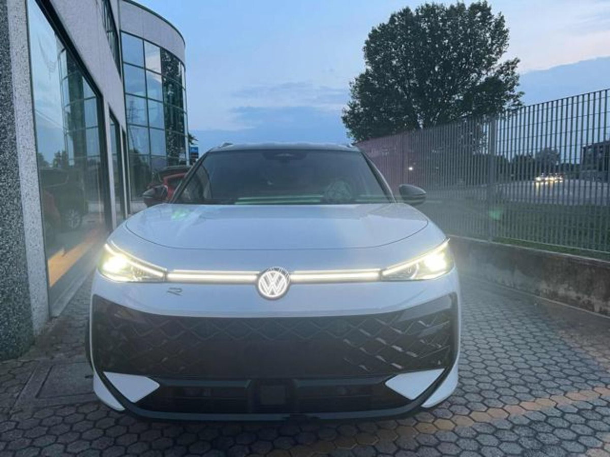 Volkswagen T-Roc 1.5 etsi R-Line 150cv dsg (7)