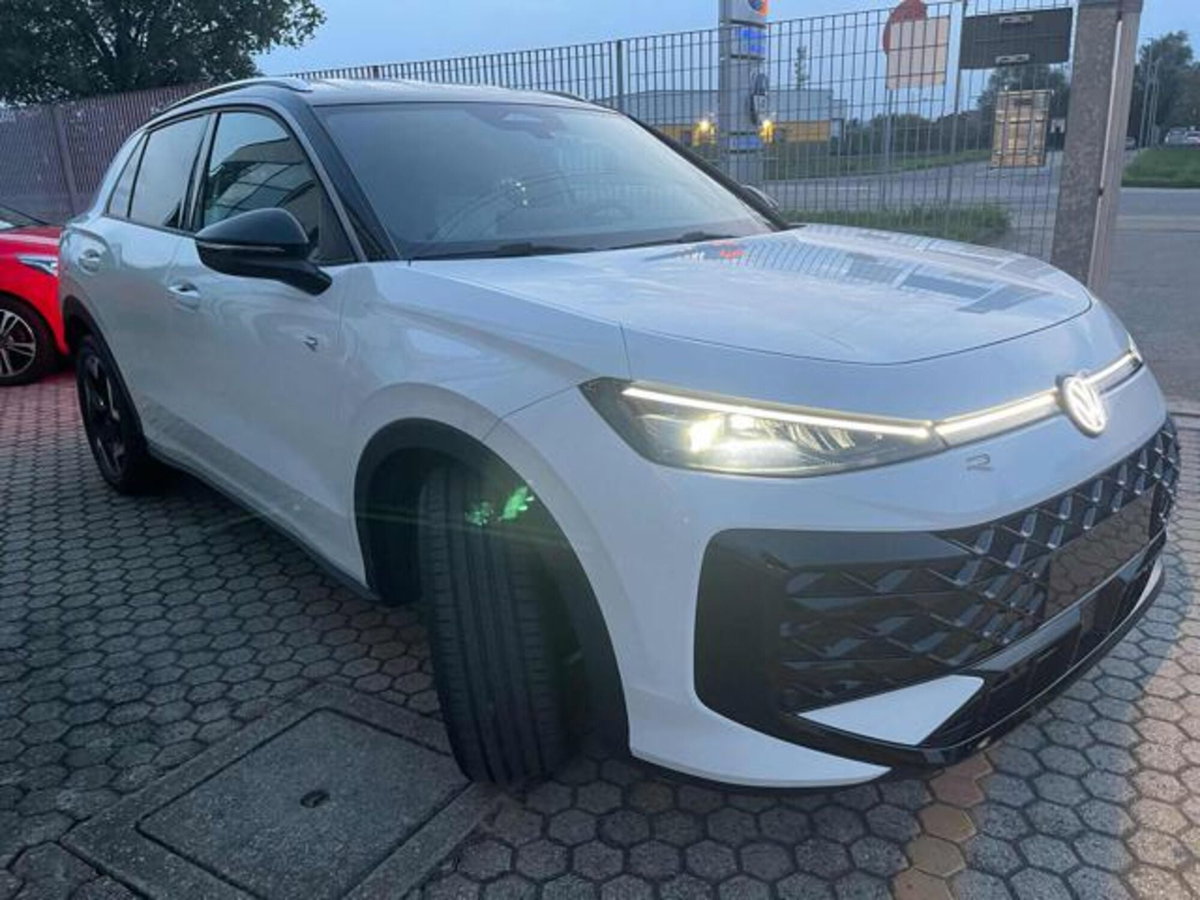 Volkswagen T-Roc 1.5 etsi R-Line 150cv dsg (8)