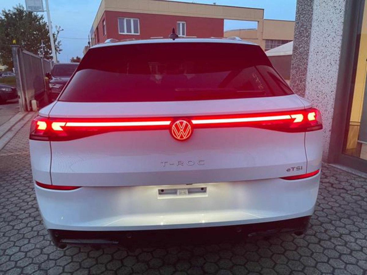 Volkswagen T-Roc 1.5 etsi R-Line 150cv dsg (9)