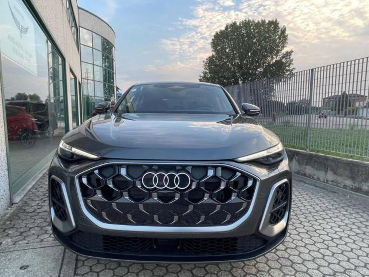 Audi Q5 Sportback 2.0 tdi mhev+ S line quattro 204cv s-tronic (2)