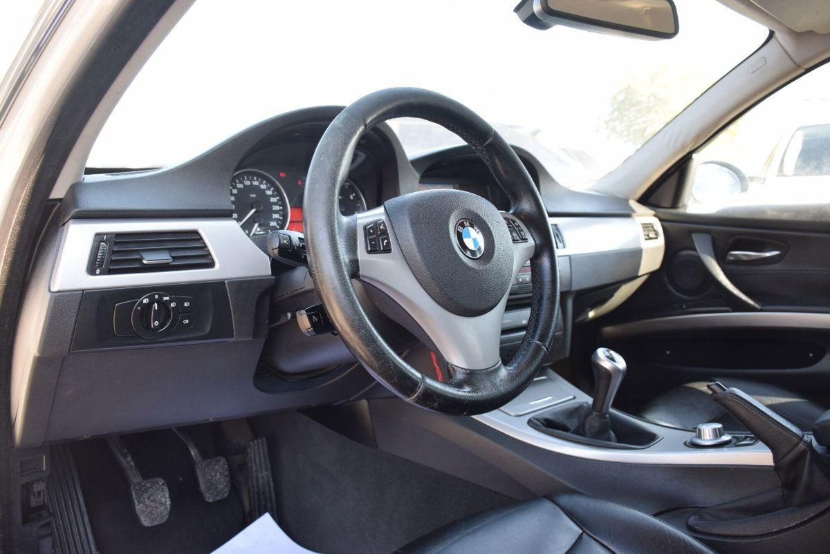 BMW Serie 3 Touring 330d cat  Futura (10)