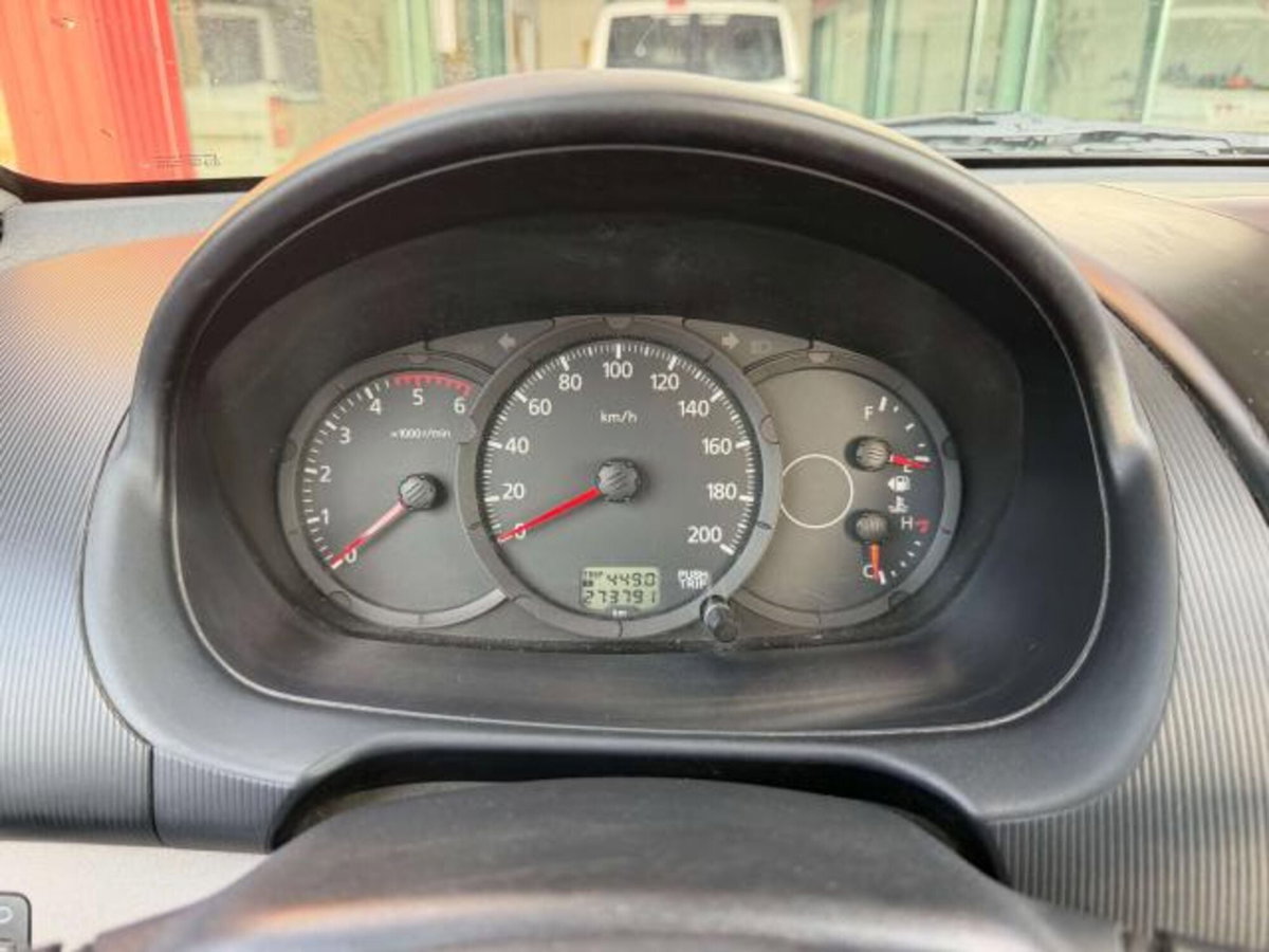 Mitsubishi L200 2.5 DI-D Club Cab Invite (11)