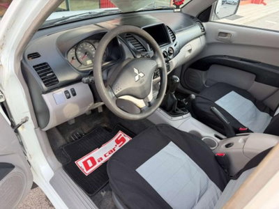 Mitsubishi L200 2.5 DI-D Club Cab Invite (13)
