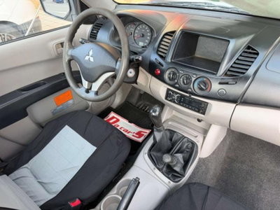 Mitsubishi L200 2.5 DI-D Club Cab Invite (14)