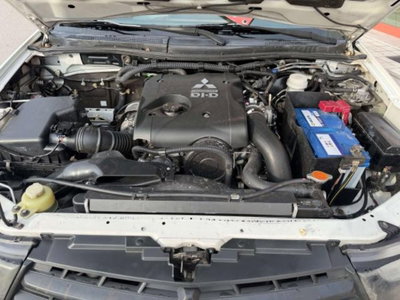 Mitsubishi L200 2.5 DI-D Club Cab Invite (16)