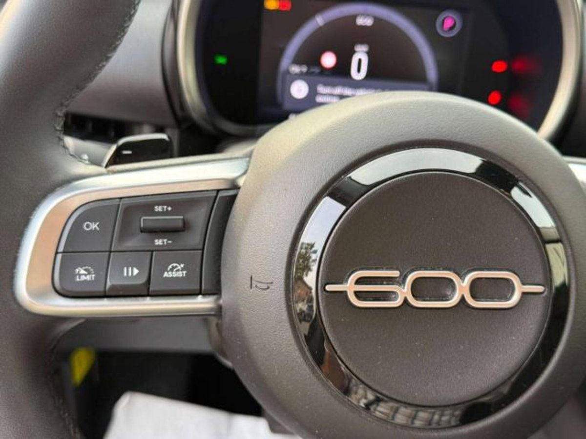 Fiat 600 1.2 Business 100cv (11)