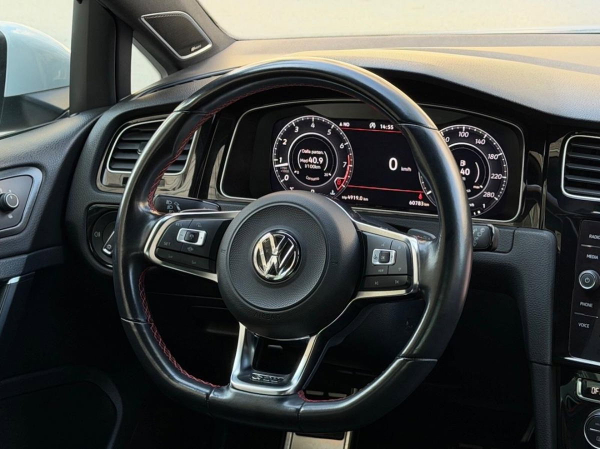 Volkswagen Golf 2.0 TSI GTI DSG (17)