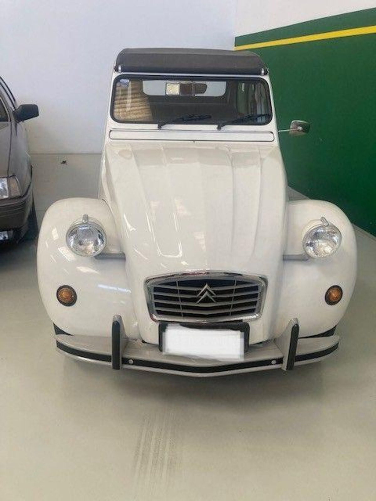 Citroen 2CV 6 Special (2)