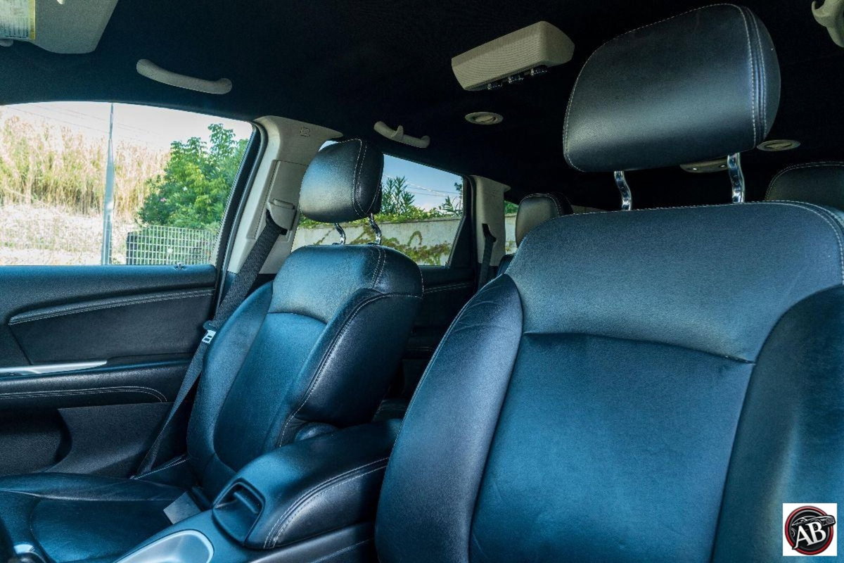 Fiat Freemont 2.0 Mjt 170 CV 4x4 Automatica Lounge (14)