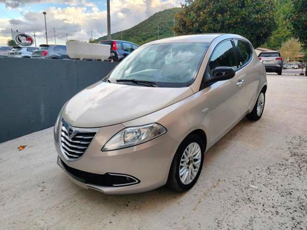 Lancia Ypsilon 1.2 69 CV 5 porte GPL Ecochic Platinum