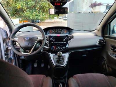 Lancia Ypsilon 1.2 69 CV 5 porte GPL Ecochic Platinum (3)
