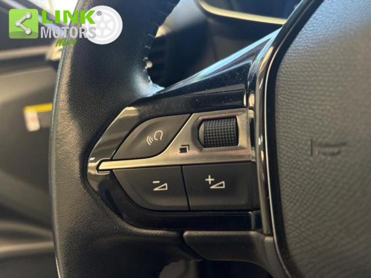 Peugeot 2008 1.2 puretech Allure s&s 130cv eat8 (14)