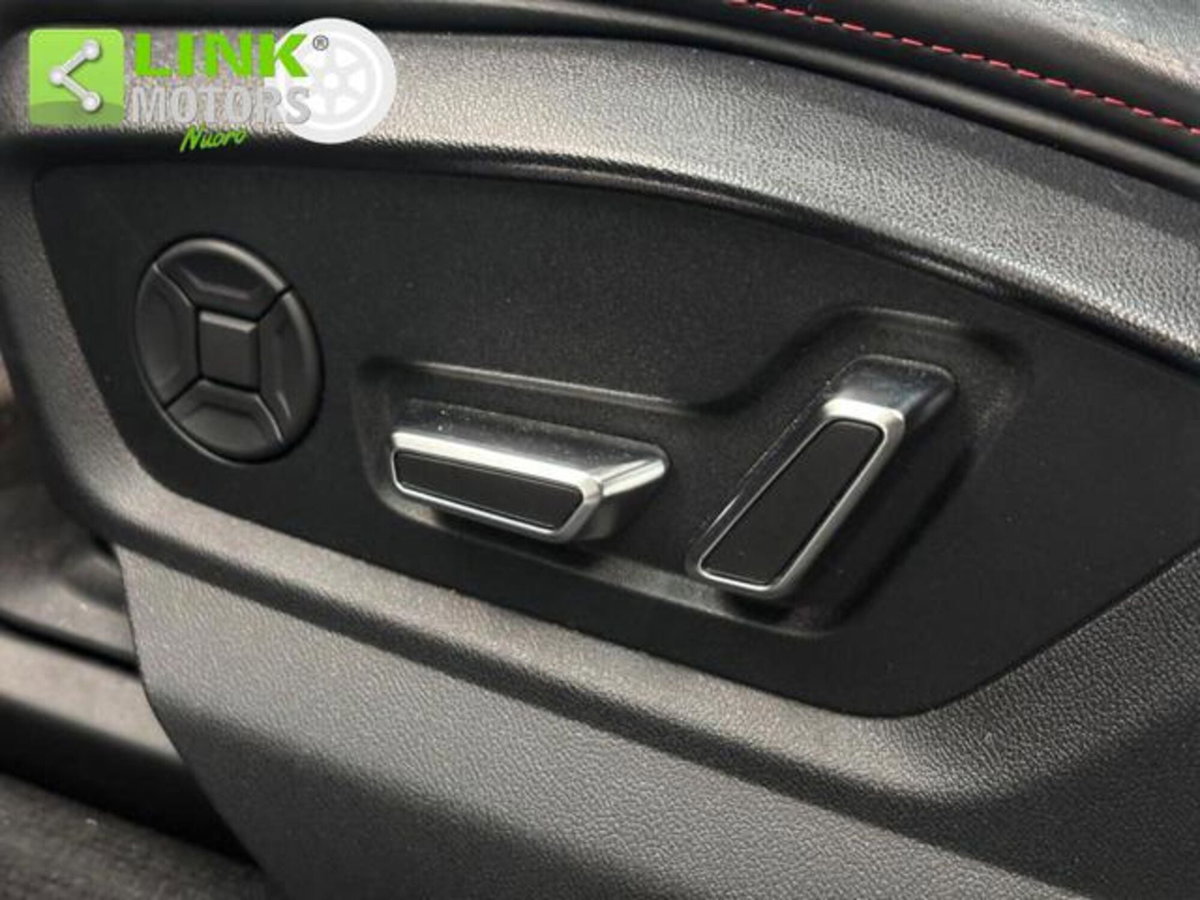Audi RS Q8 Q8 4.0 mhev 48V 600cv tiptronic (18)