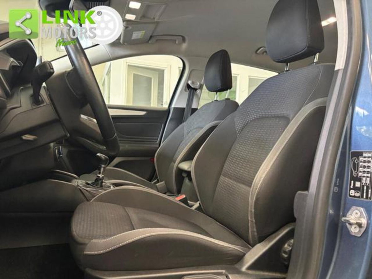 Ford Focus 1.0 EcoBoost 125 CV 5p Business (11)