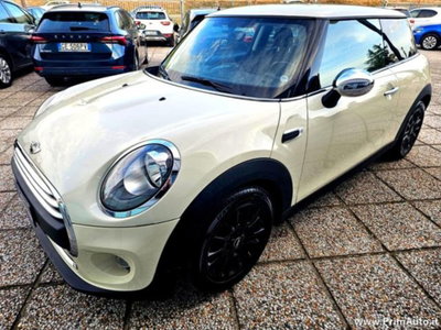 MINI Mini 1.5 Cooper D (2)