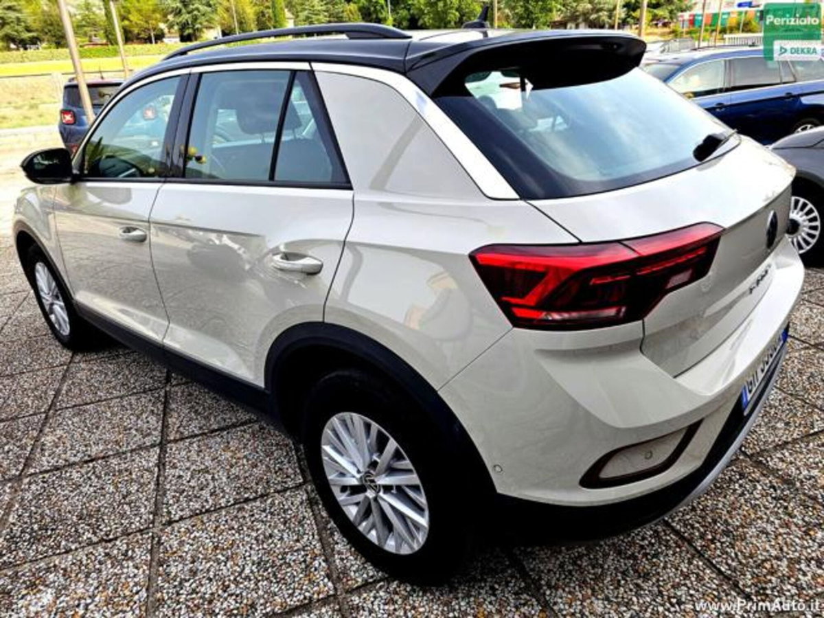 Volkswagen T-Roc 1.0 TSI Life (7)