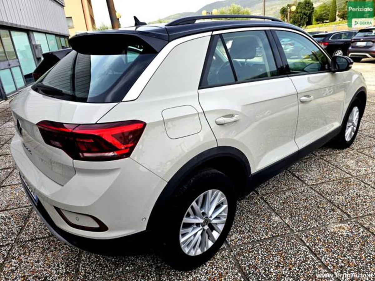 Volkswagen T-Roc 1.0 TSI Life (9)