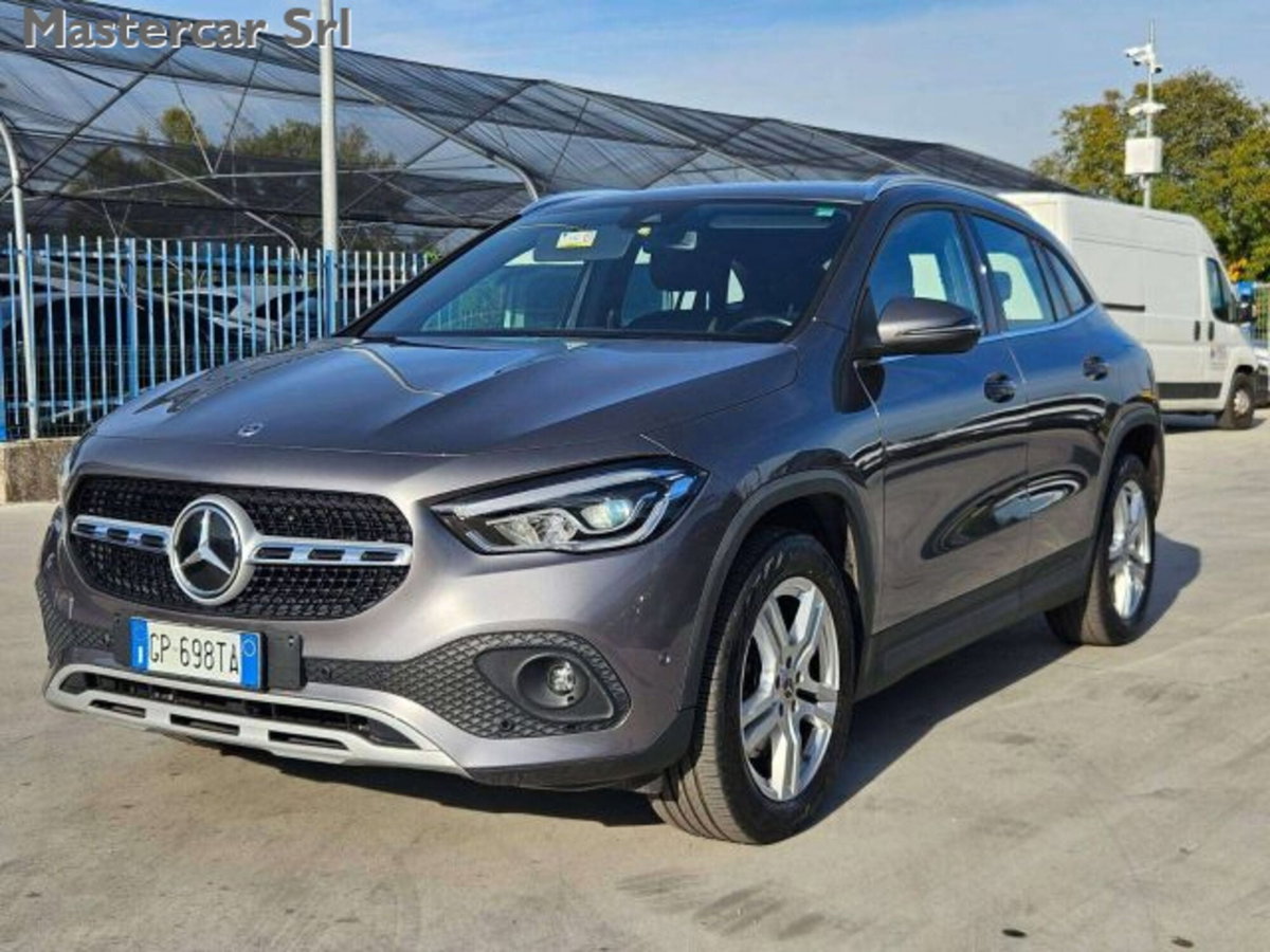 Mercedes-Benz GLA SUV 250 e phev Business Extra auto (2)