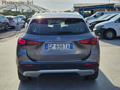 Mercedes-Benz GLA SUV 250 e phev Business Extra auto (5)