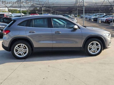 Mercedes-Benz GLA SUV 250 e phev Business Extra auto (7)
