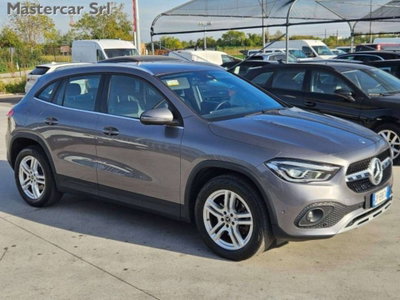 Mercedes-Benz GLA SUV 250 e phev Business Extra auto (8)