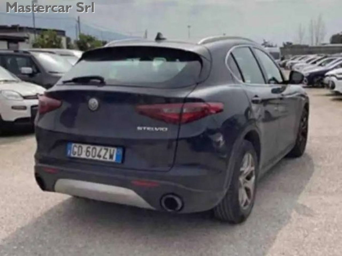 Alfa Romeo Stelvio 2.2 t Veloce rwd 160cv auto (4)