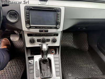 Volkswagen Passat Variant 2.0 TDI 170CV DPF Highline (11)