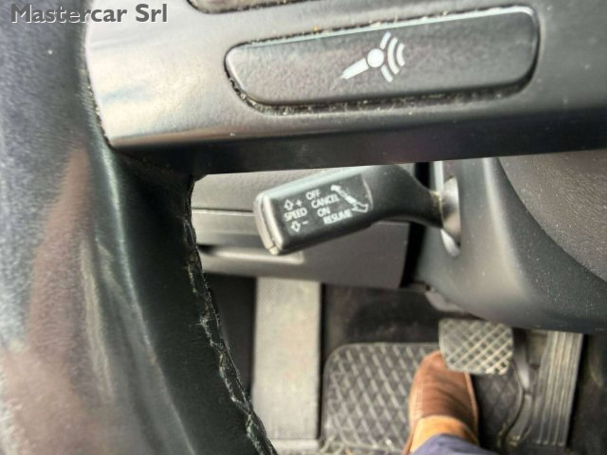 Volkswagen Passat Variant 2.0 TDI 170CV DPF Highline (12)
