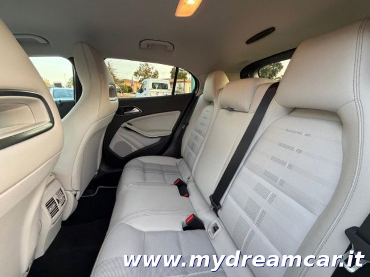 Mercedes-Benz GLA SUV 200 d Automatic Sport (16)