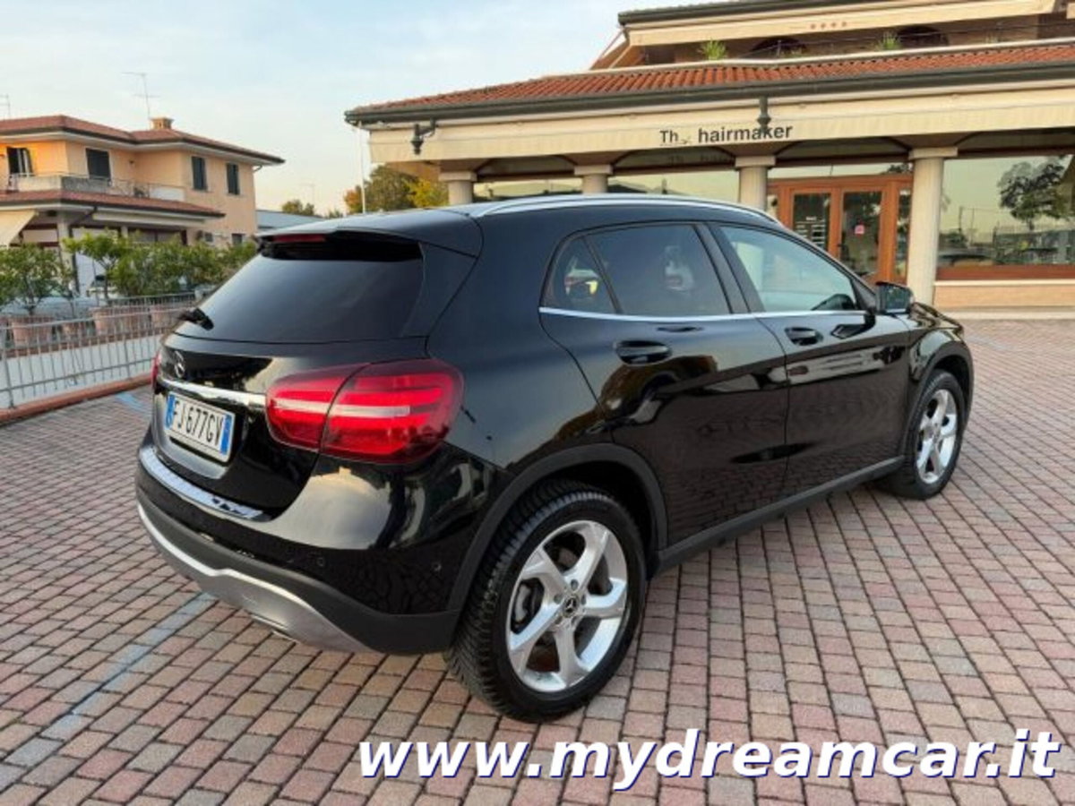 Mercedes-Benz GLA SUV 200 d Automatic Sport (5)