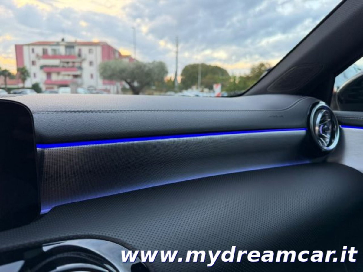 Mercedes-Benz Classe A Sedan 180 d Automatic 4p. Premium (13)